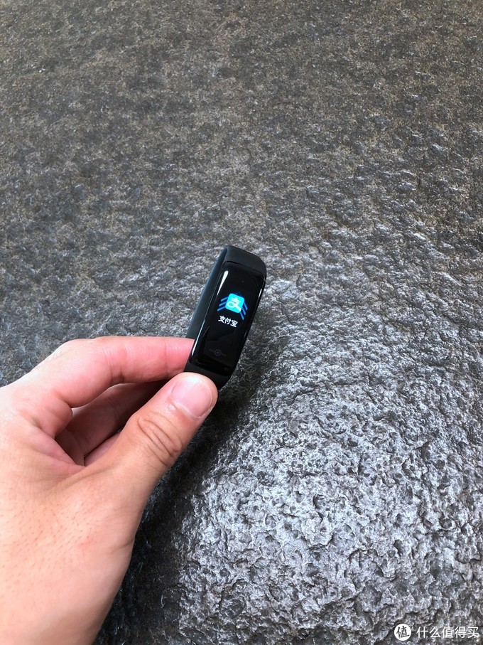 乐心5s手环支持跑步软件,乐心手环5s跟乐心2有什么区别