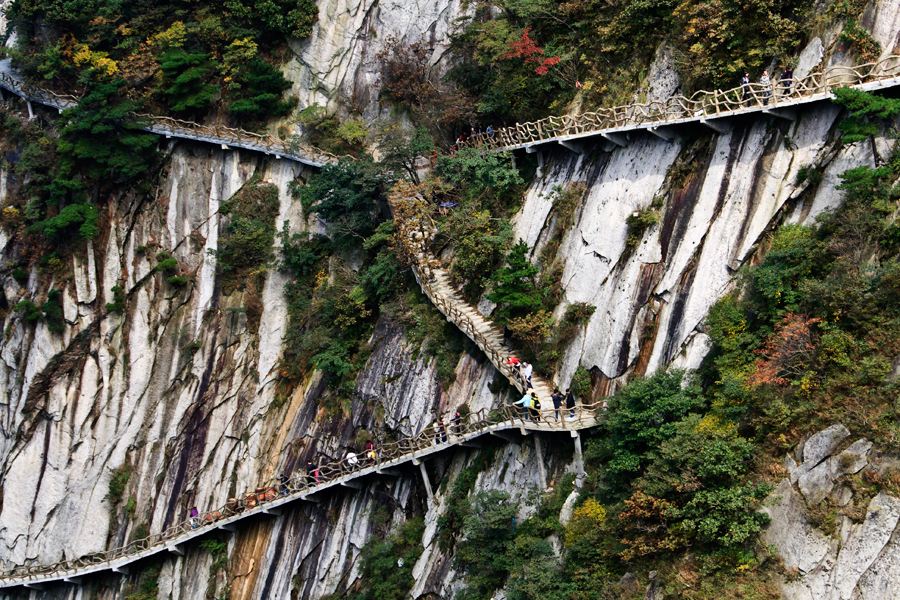 安徽天堂寨属于哪个城市,天堂寨江淮分水岭