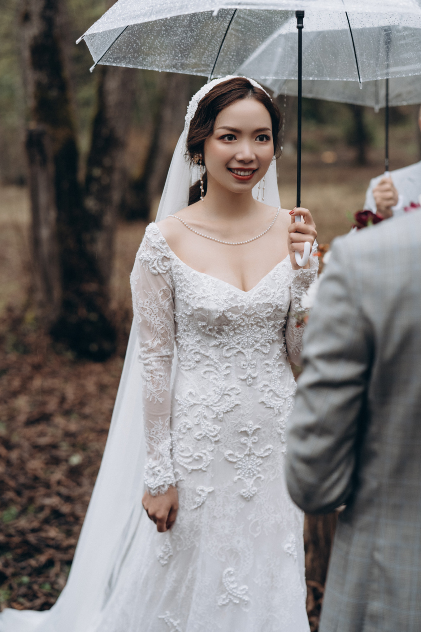 我们带上婚纱，去与世隔绝的山中办了一场绝世婚礼