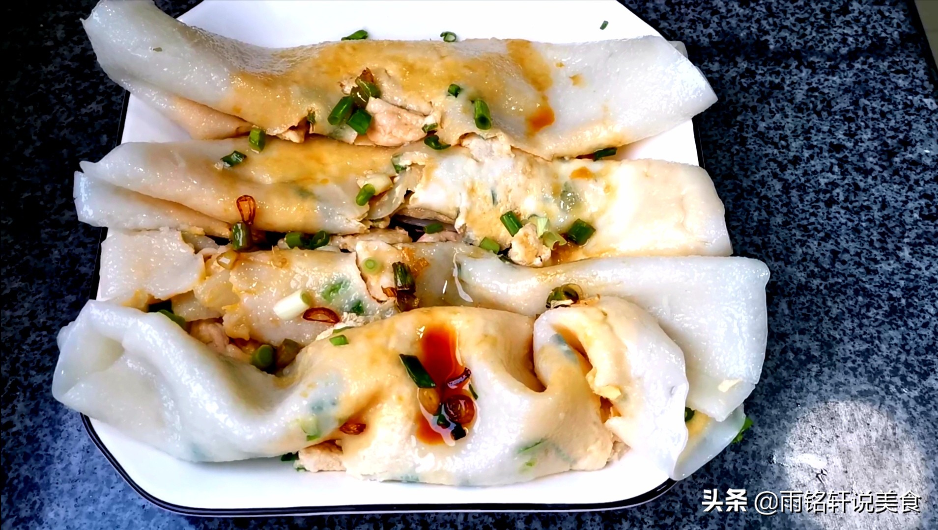 肠粉在家要怎么制作呀,想吃肠粉没有料汁怎么弄