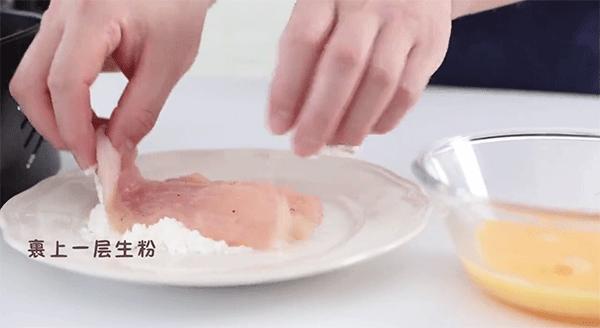 在家做香酥鸡排香嫩不柴,怎样才能做出外酥里嫩的炸鸡排