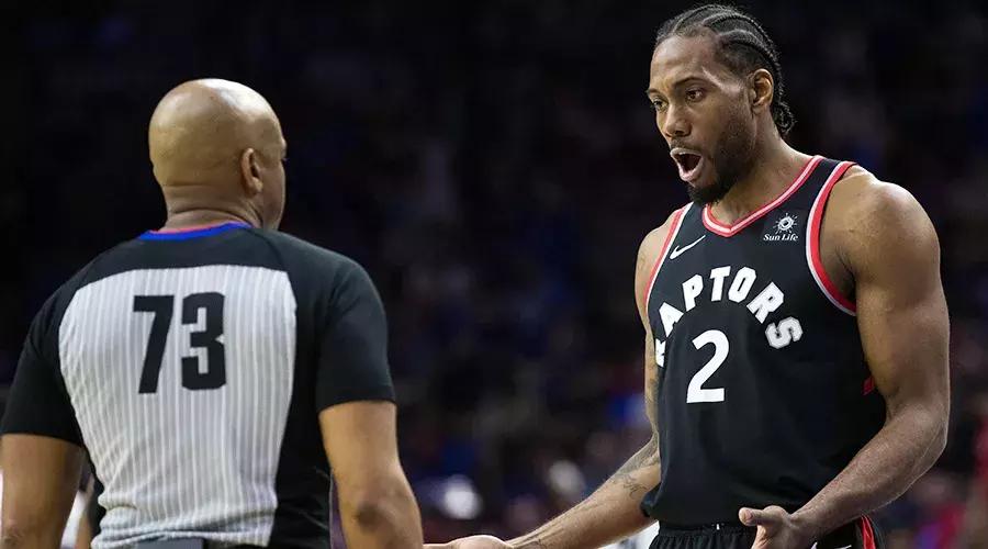 为什么现在都开始抱怨裁判,裁判为什么会变得这么奇怪呢