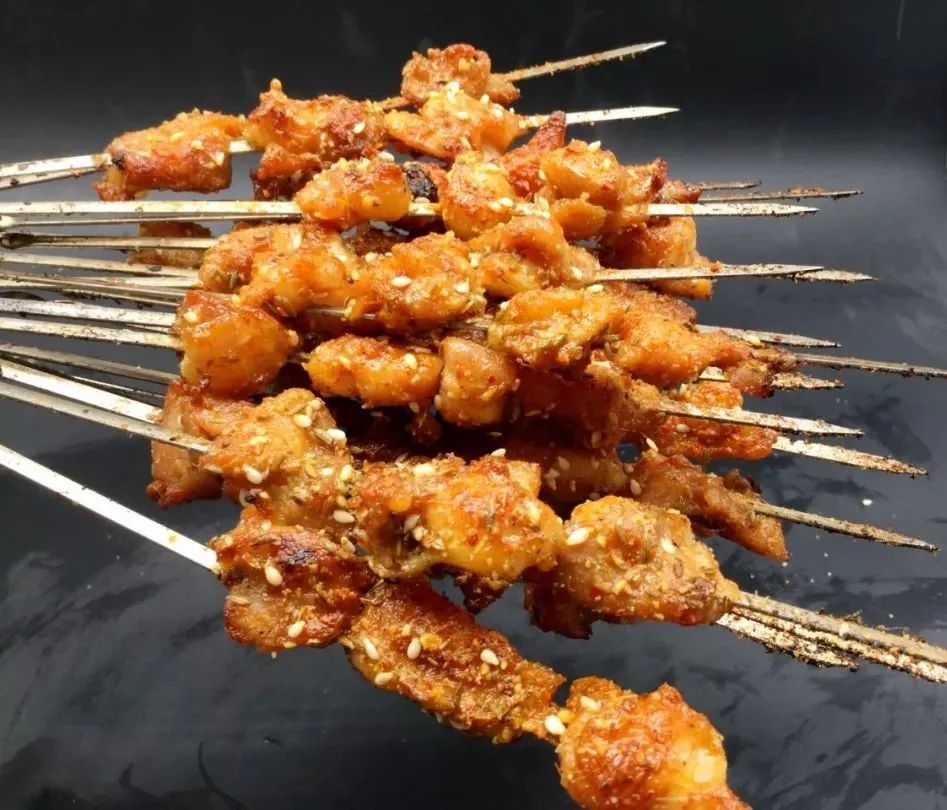 烧烤羊肉串用的自制烧烤腌制料,新疆羊肉串挂糊腌料需不需要姜黄