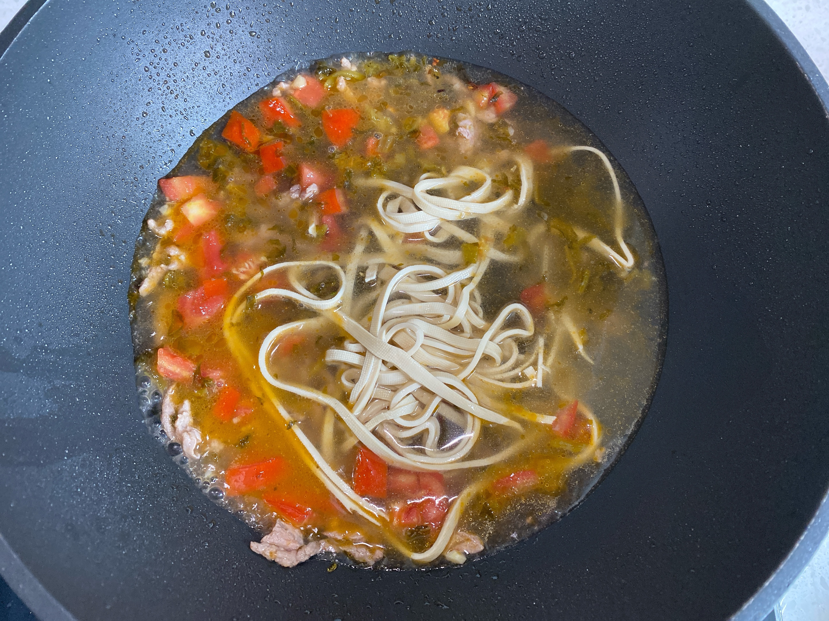 米粉炒粉怎么煮才好吃,在家做三鲜米粉最简单的方法