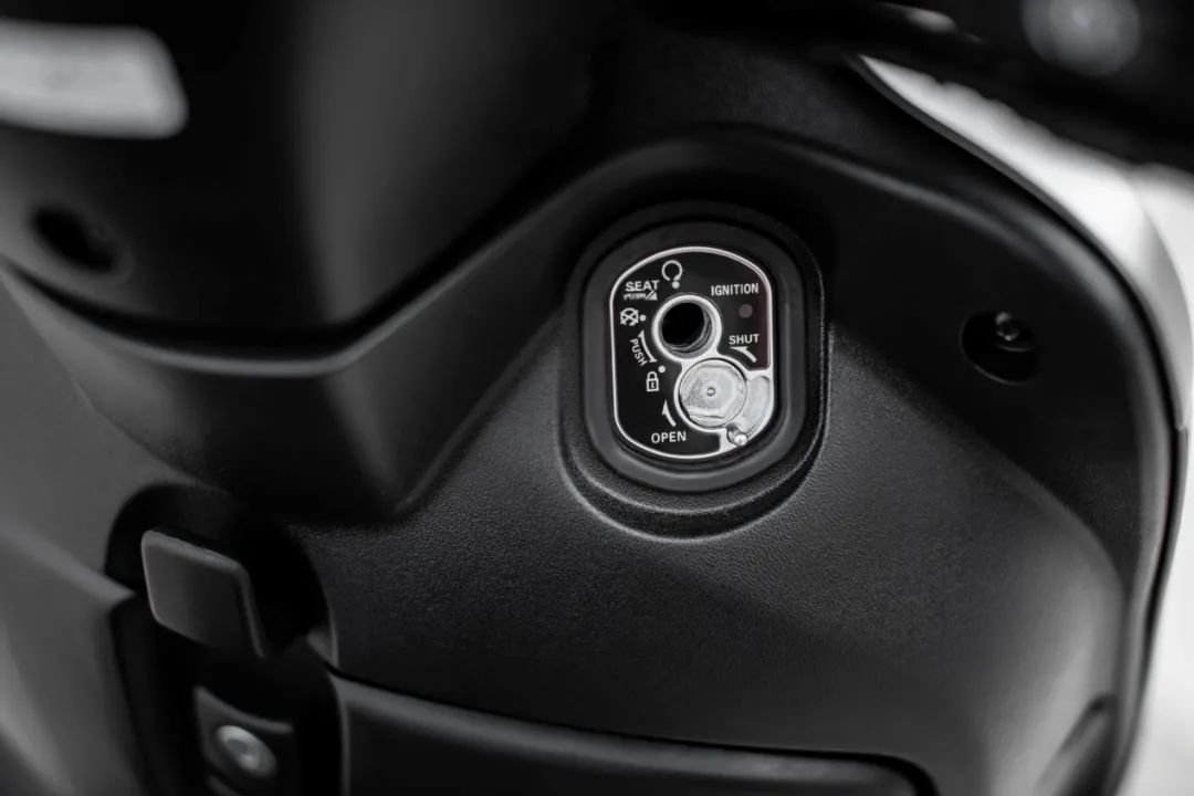 本田佳御125水冷官方价格多少,本田踏板佳御最新款