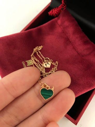 周大福恶魔之心项链 (周大福恶魔之心情侣手链含金量)