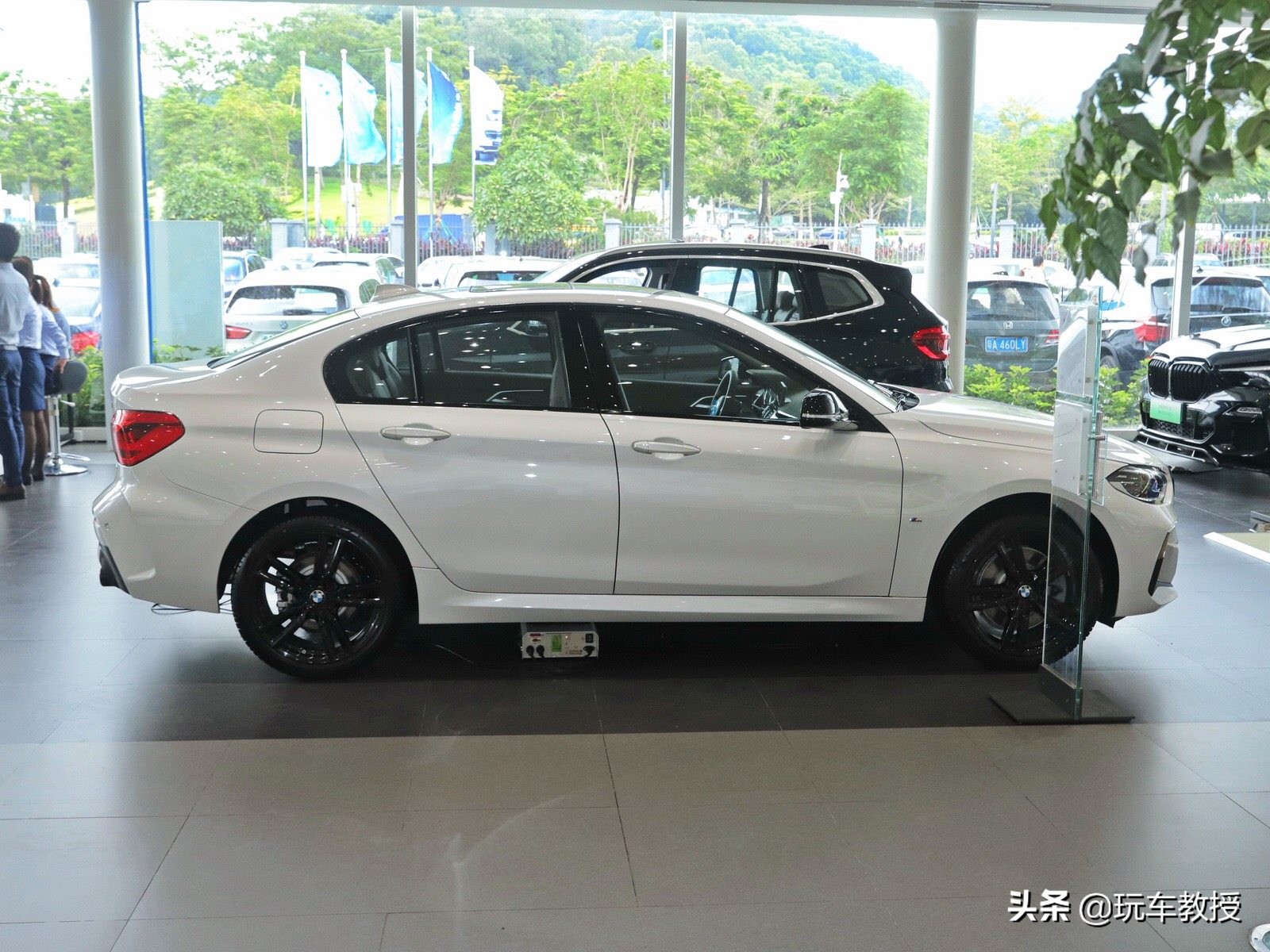 教授探店：相差1235元，加钱上宝马还是直接思域顶配？