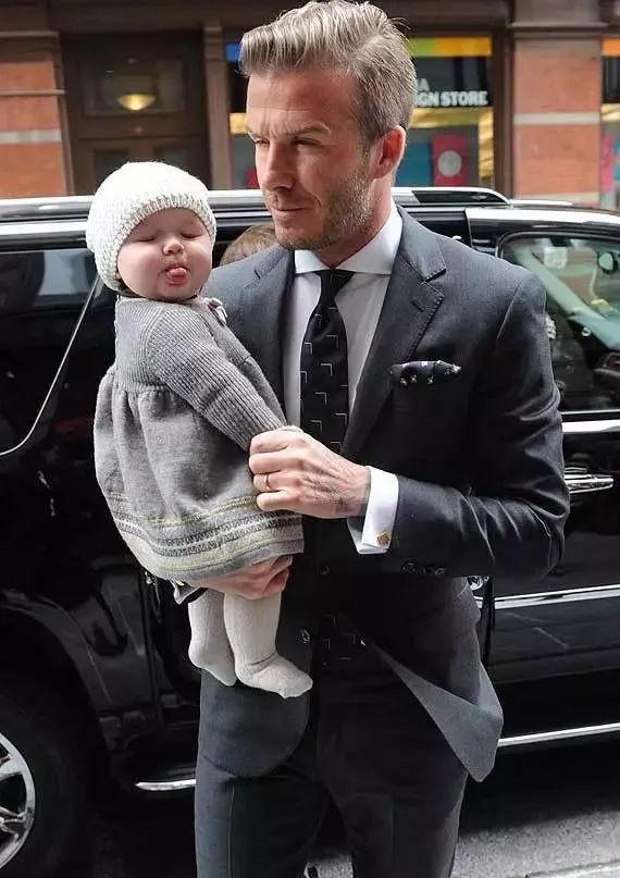 小七在学校里过生日,小七去贵族学校上学