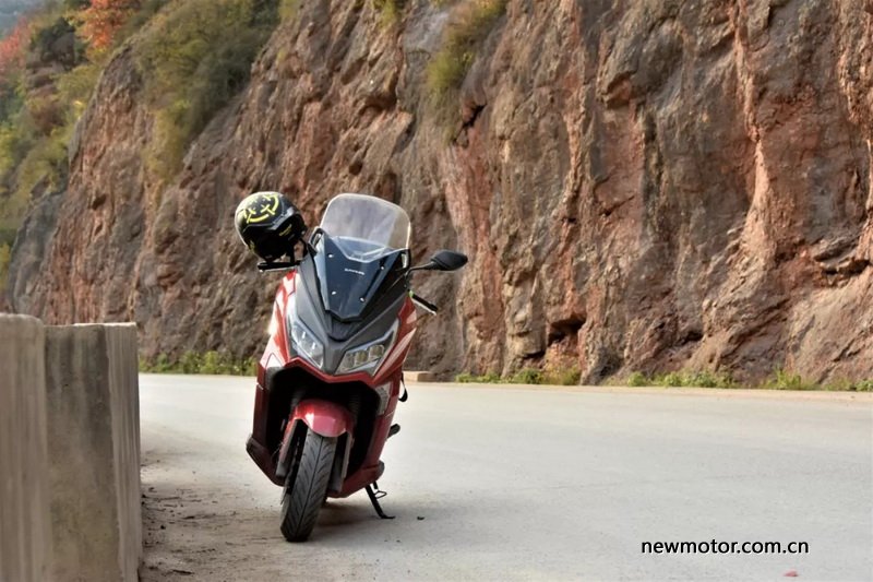 大阳300踏板性价比,大阳adv300踏板测评