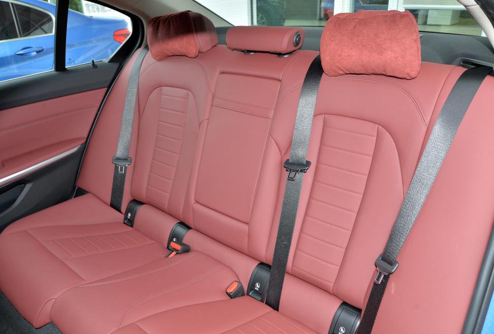 2021款宝马3系320和325什么区别,宝马3系评测视频2021款325li