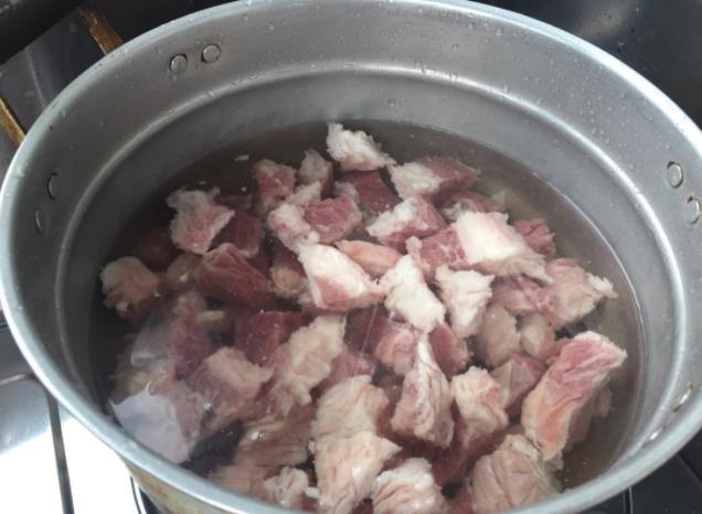 炖牛肉三个秘诀,土豆炖牛肉怎么做牛肉不硬