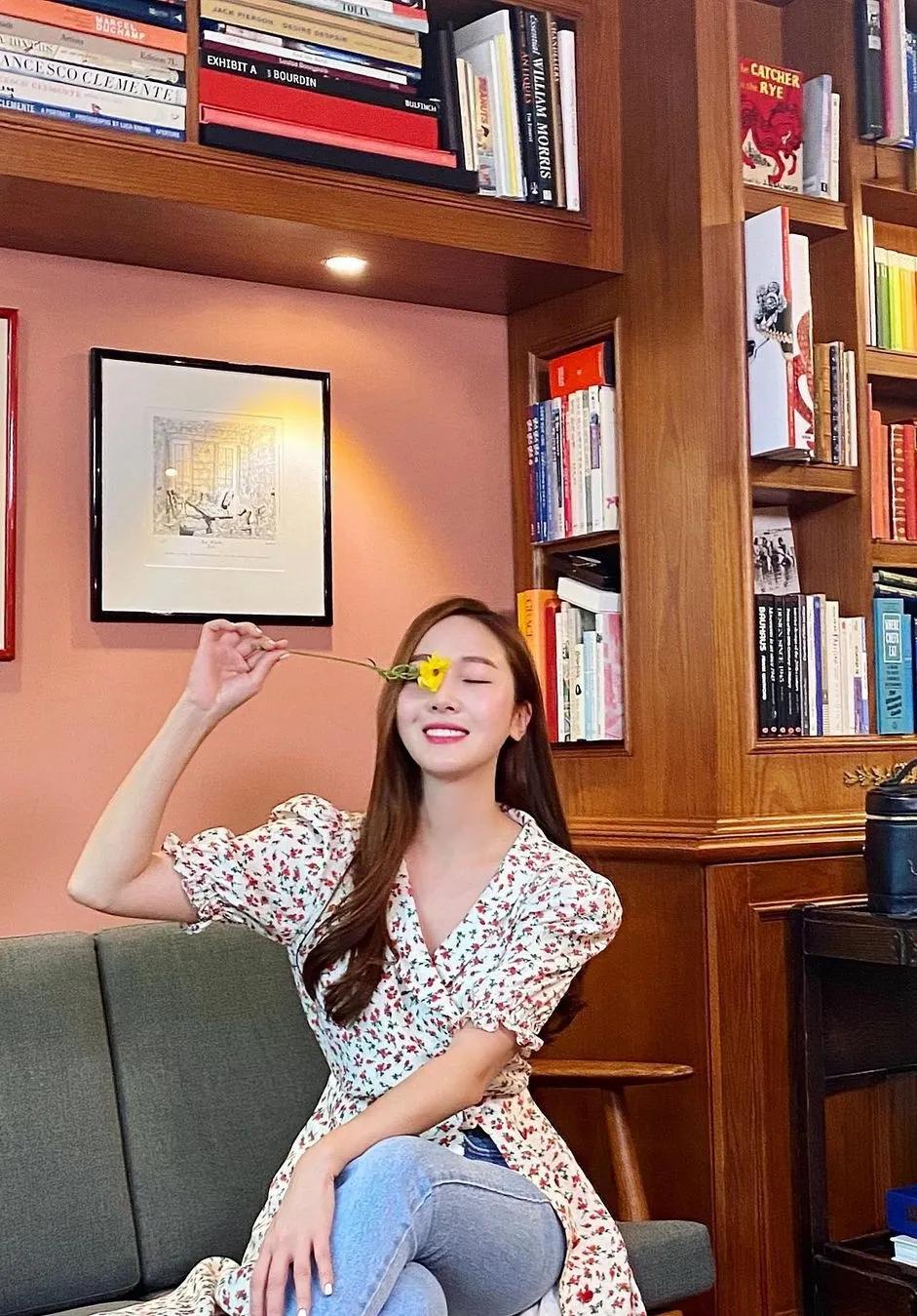 jennie穿搭冬香奈儿,求jennie同款衣服