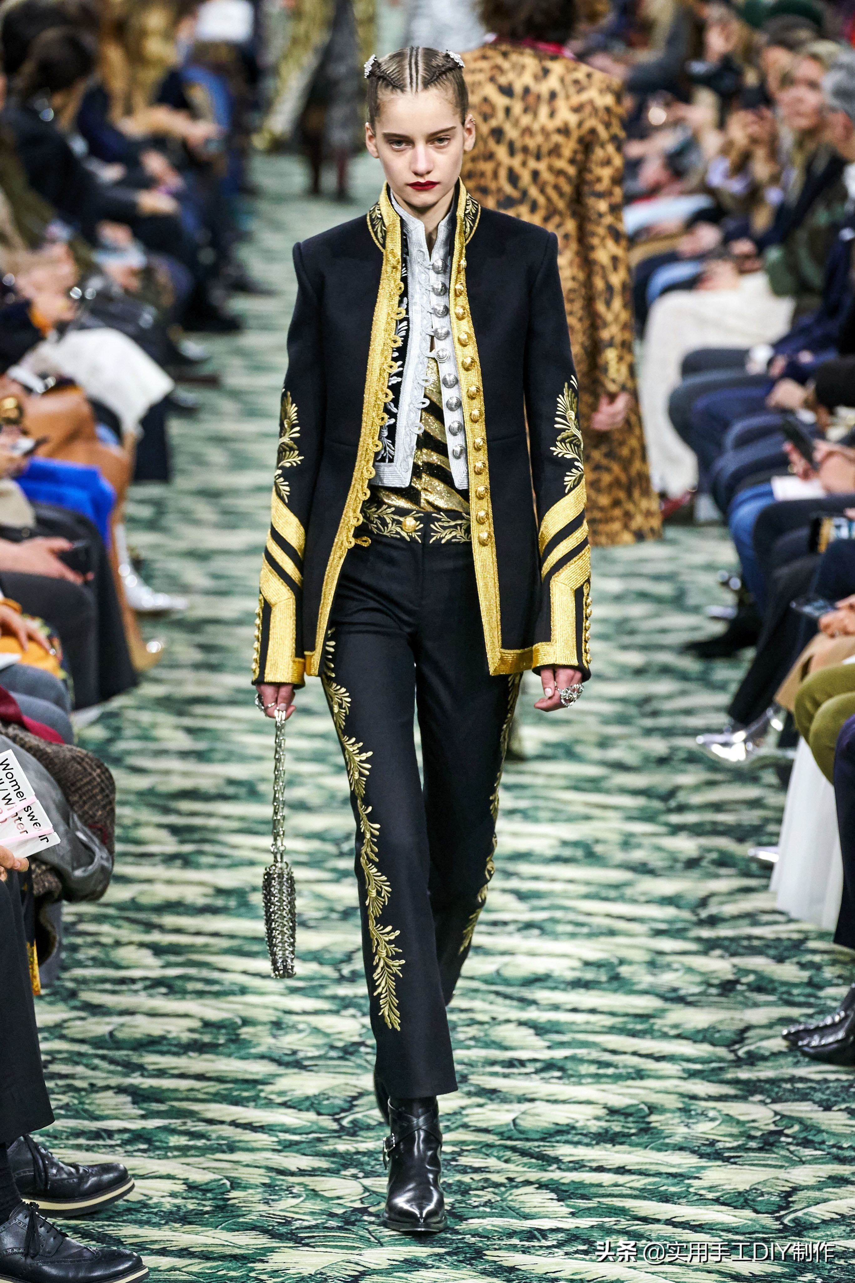 时装周pacorabanne系列2020,pacorabanne2021春夏系列金属长裙