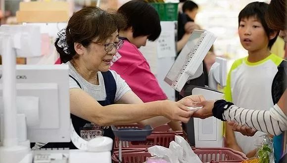 日本便利店有哪几种服务,日本便利店到底有多便利