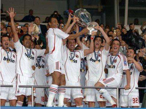 永久保留欧冠奖杯的球队图片,巴萨大耳朵杯