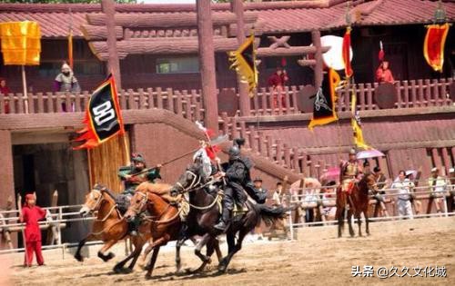 老不看三国少不看水浒的本质原因,为何少不看水浒老不看三国