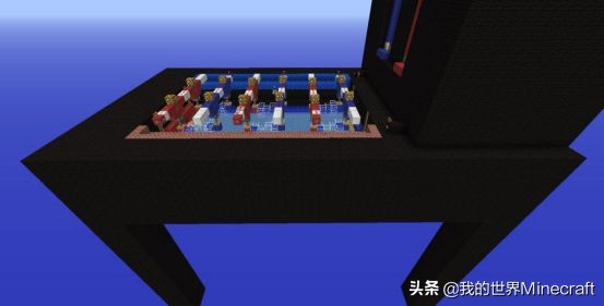 我的世界玩家用木头盖出了房子,我的世界玩家手中拿的物品