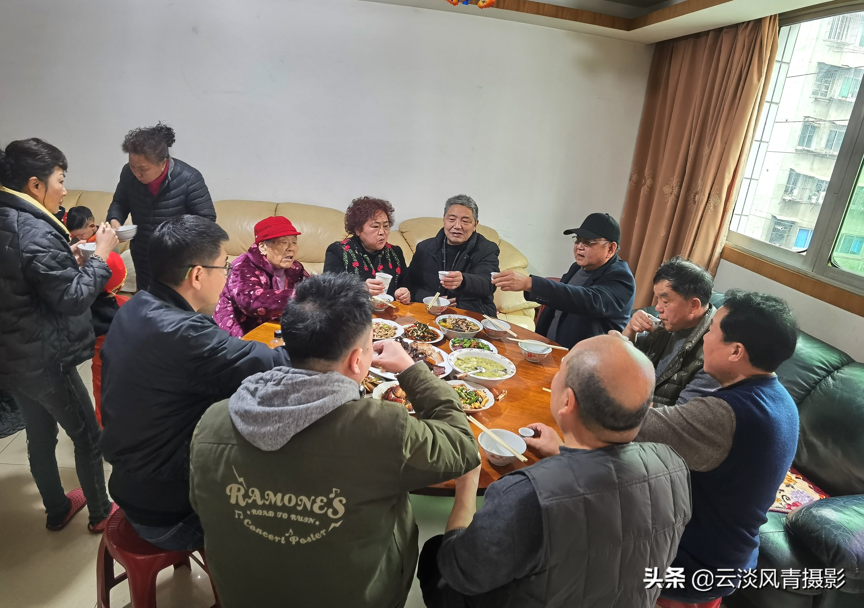 回家守孝,回家守着爸妈心情格外好