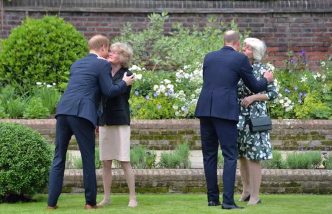 戴安娜王妃哥哥斯宾塞伯爵,戴安娜弟弟斯宾塞伯爵图片