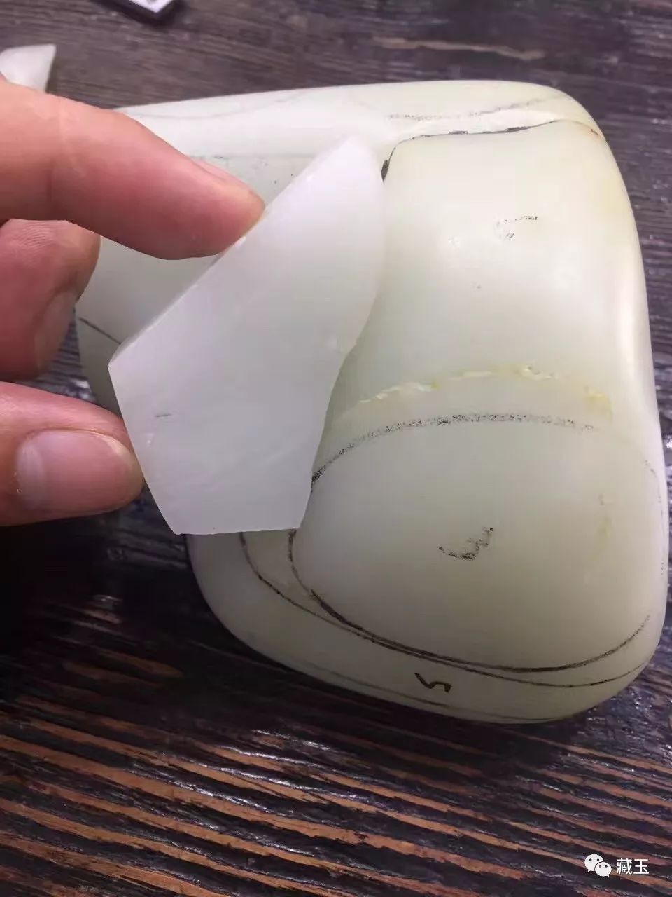 和田玉白度对比的方法,和田玉闪青怎么提白