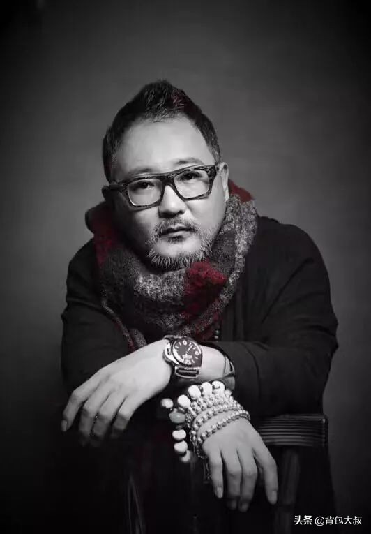 这个大叔有点料背包客主题酒店老板自媒体达人哪个身份才是他？