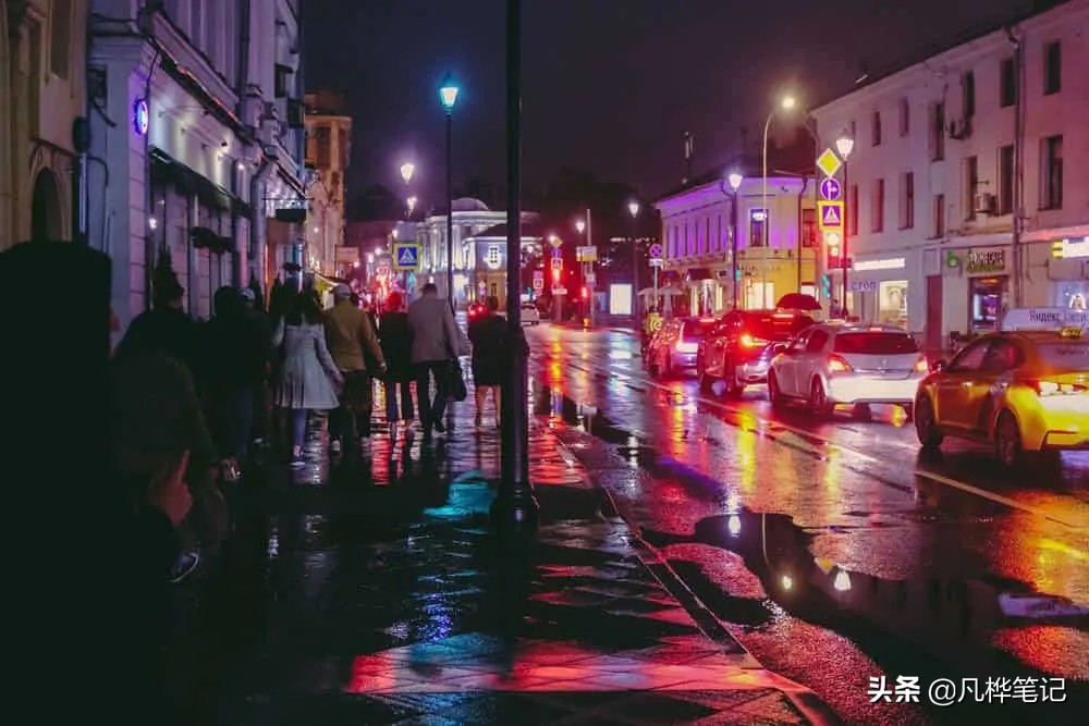 霓虹灯摄影:拍摄霓虹灯的最佳技巧