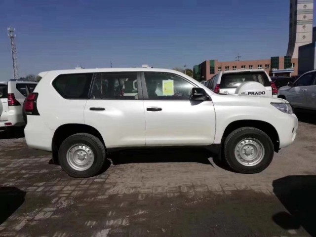 19款霸道2700跟丰田普拉多对比,20款丰田霸道2700