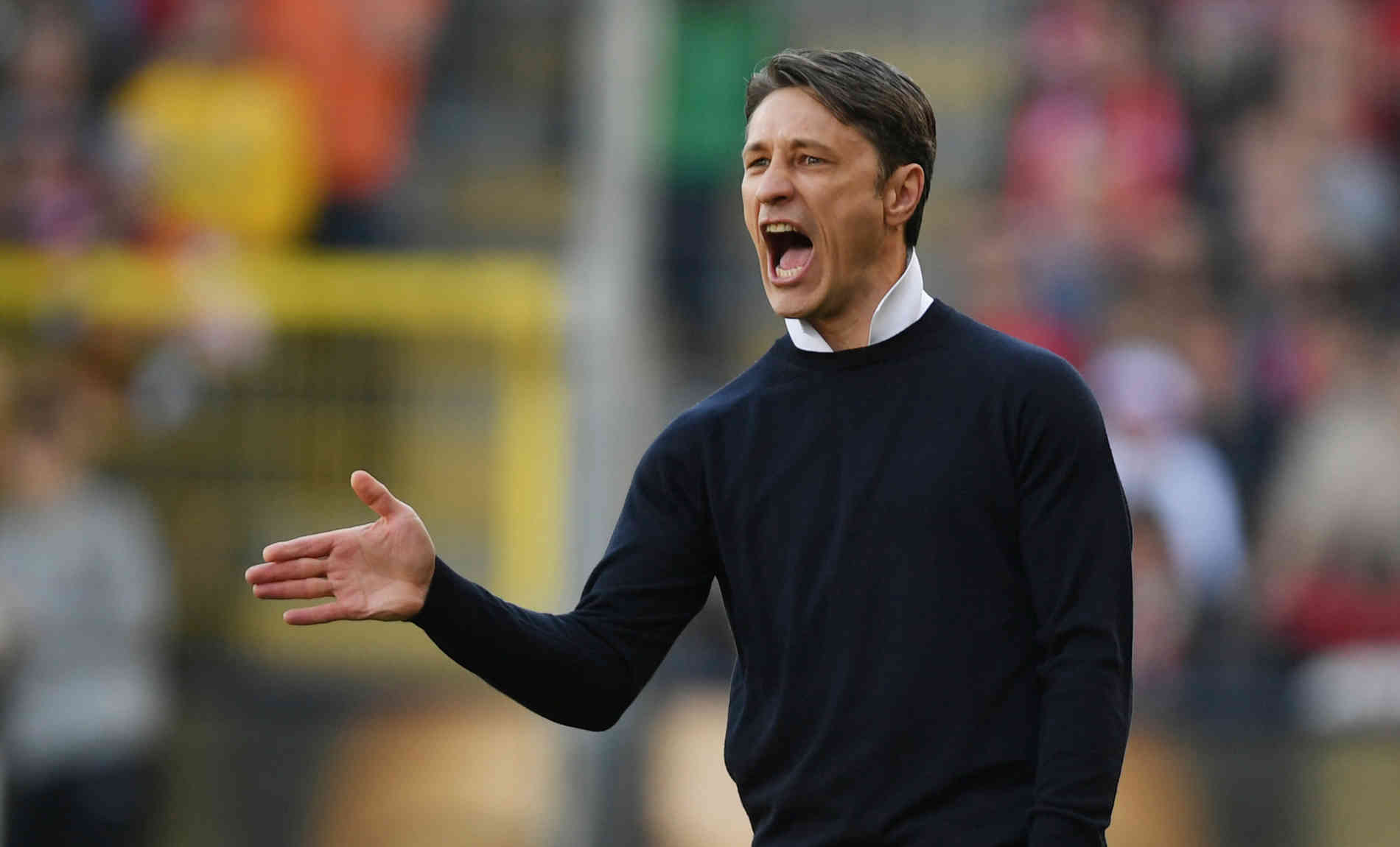 一年踢完半个联赛要换帅,德甲为何疯*操狂**作?“缺乏尊重”是关键