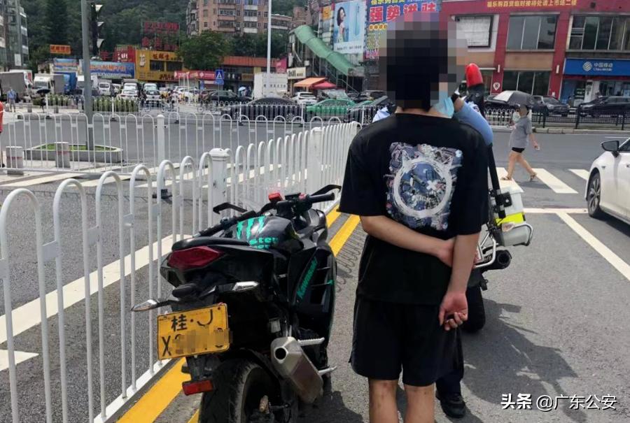 鬼火摩托车炸街民警精准打击,鬼火摩托车深夜炸街