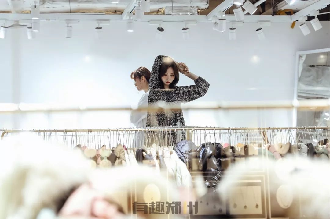 郑州银基商贸城,郑州银基商贸城批发服装生意咋样