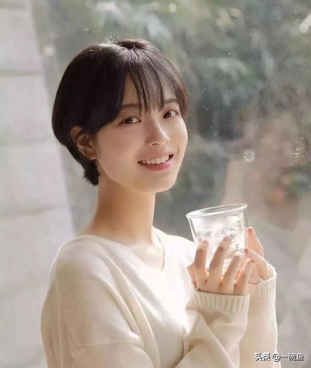 短发剪毁了补救方法,短发别乱剪一不小心会毁容