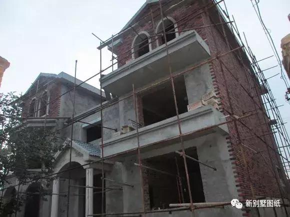 小伙盖三层农村别墅，占地150平米只花不到50万，你觉得怎么样？