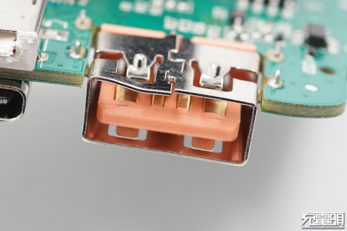 羽博充电宝拆解20000电芯,羽博30000毫安移动电源拆解