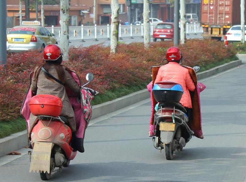 新国标电动车四大危害,新国标电动车的缺点