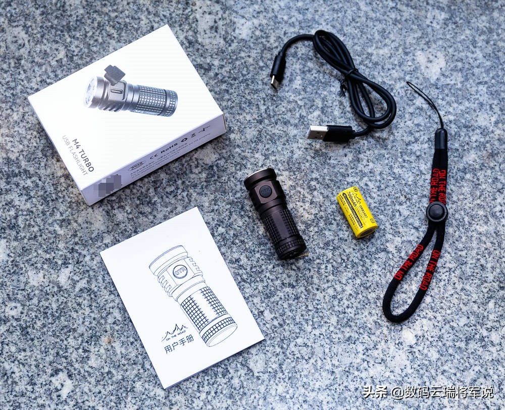 m4强光手电筒,真正的迷你强光手电筒太炫酷了