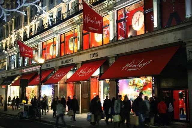 重庆沙坪坝王府井遛娃好去处,遛娃逛街两不误