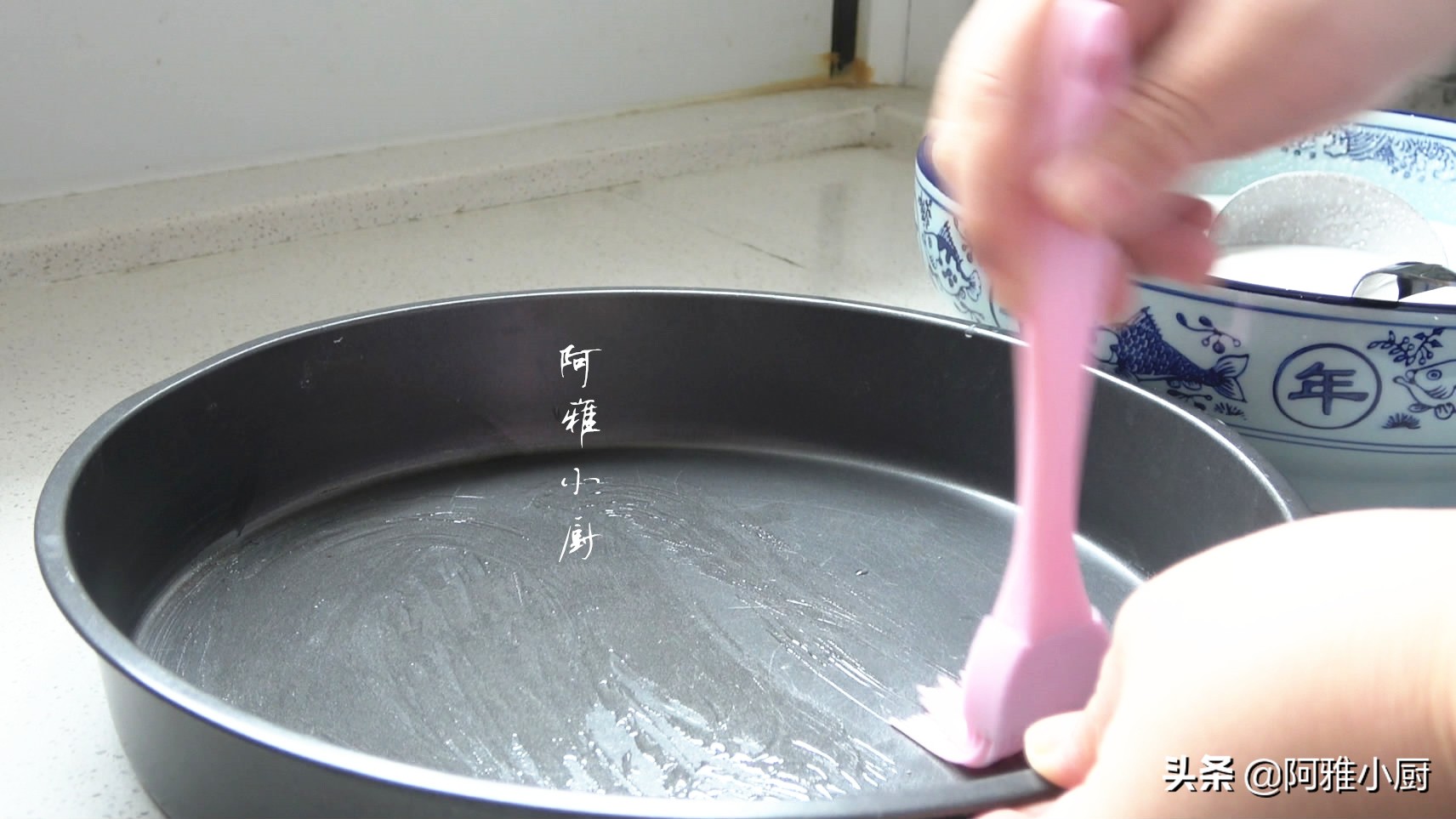 大米凉皮自己做的最简单的方法,大米凉皮电饼铛制作方法家庭版