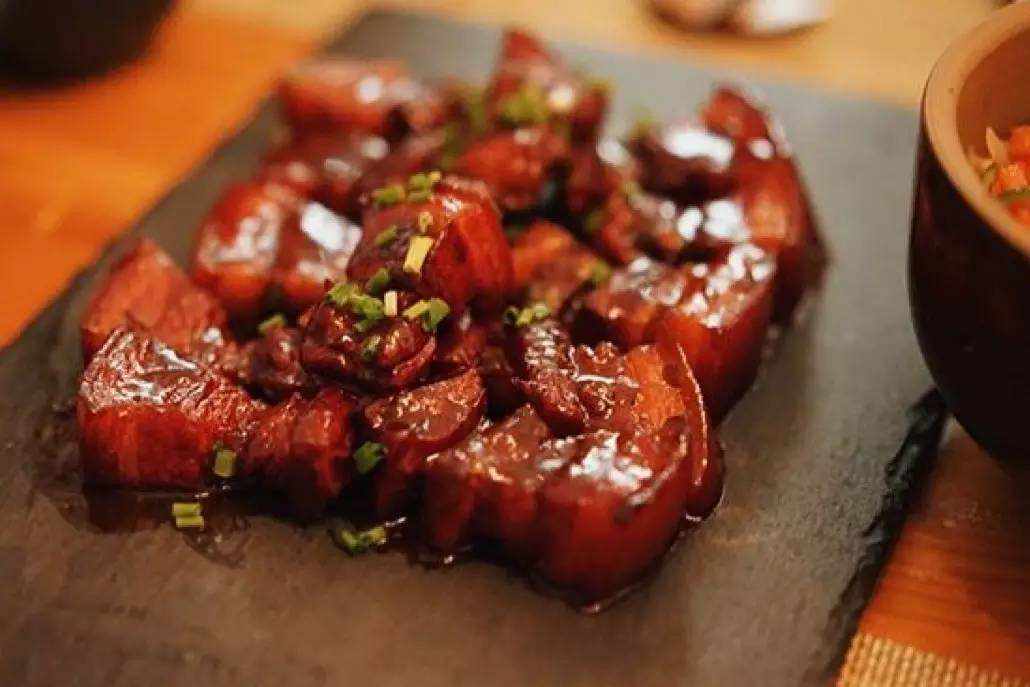 做红烧肉怎么让它软烂而不柴,怎么让做出来的红烧肉不发黑