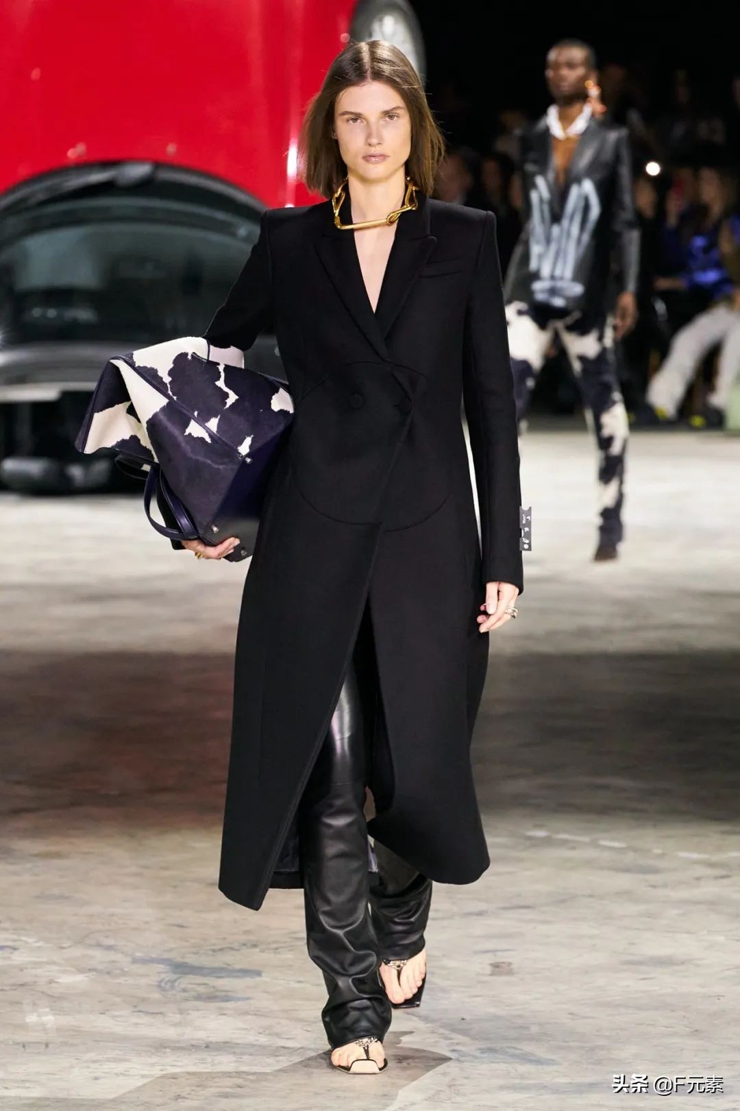 Off-White牵手“始祖鸟”,Hadid姐妹助阵,这场秀需要看一看