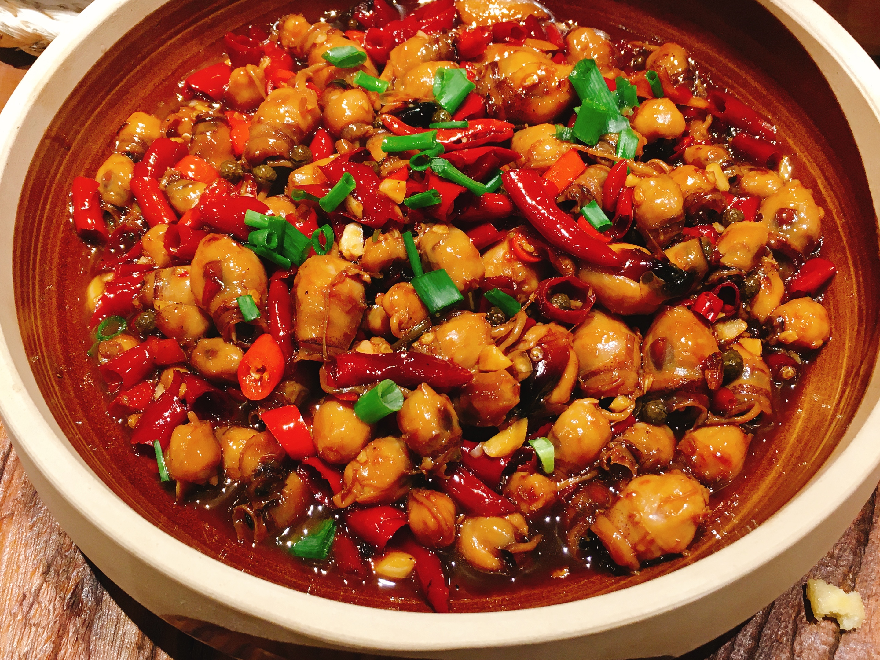 一边写一边流口水,红谷滩这些店可要好好的啊,脱下口罩我就来