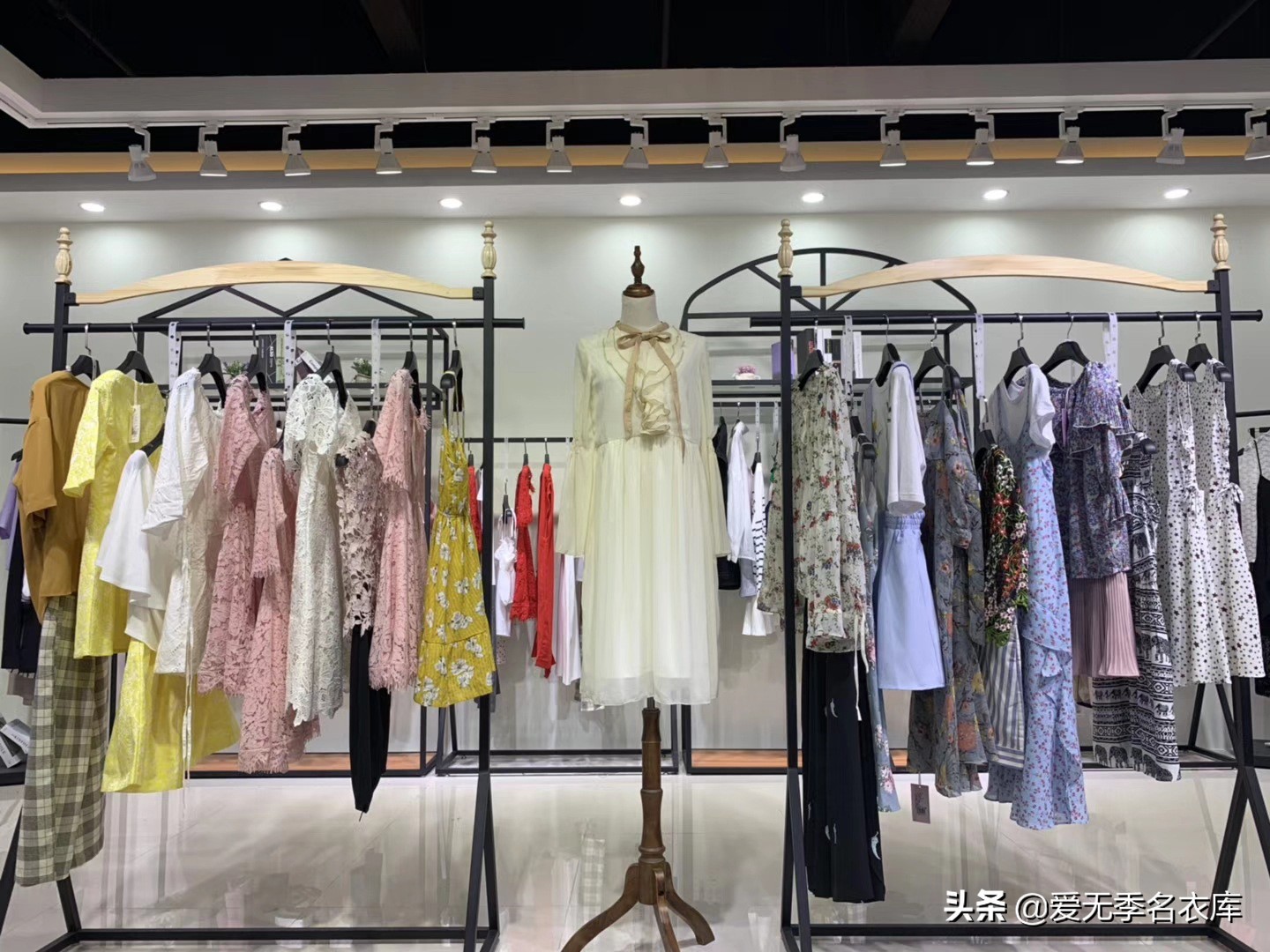 开服装店入门技巧和方法,如何开服装店省钱