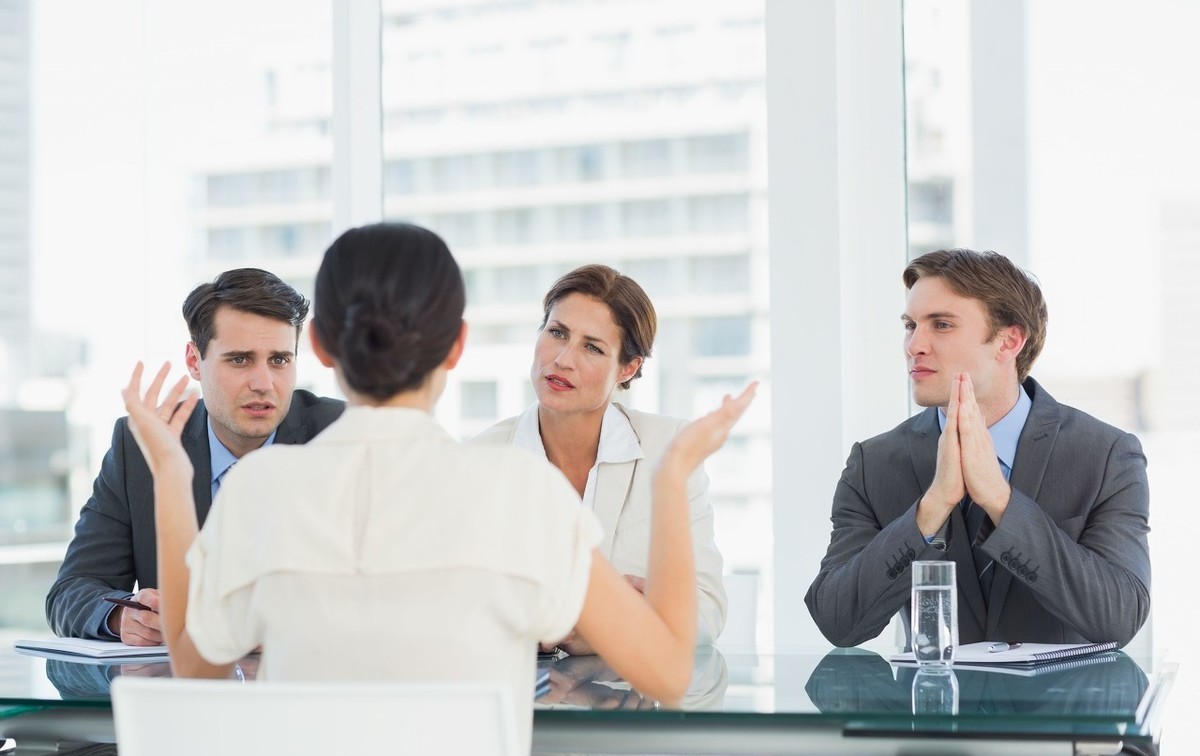 面试官问你好看吗该怎么回答,面试你觉得自己漂亮吗