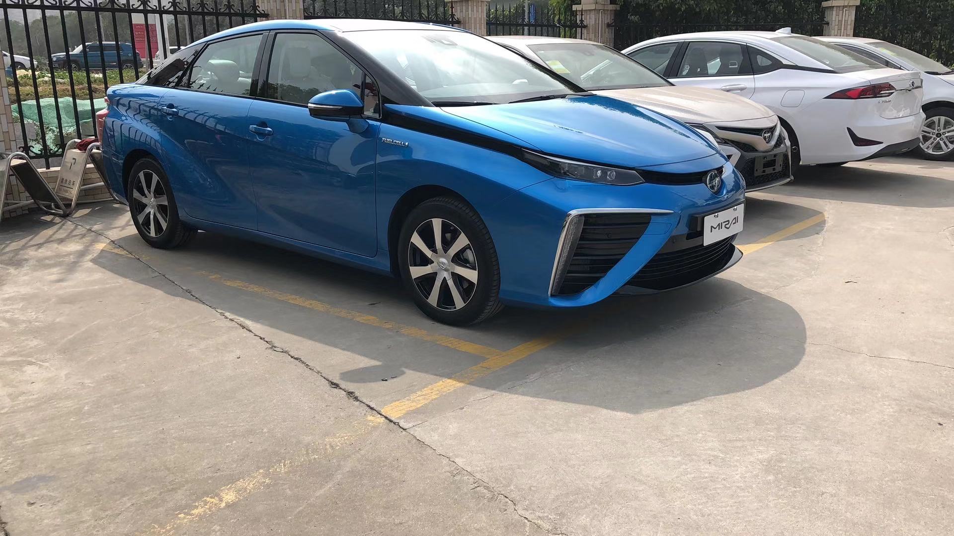 不加油的氢能源汽车,不加油不充电的新能源车