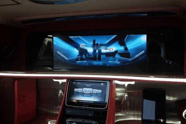 浙江100万的豪车,奔驰s600迈巴赫加长版视频