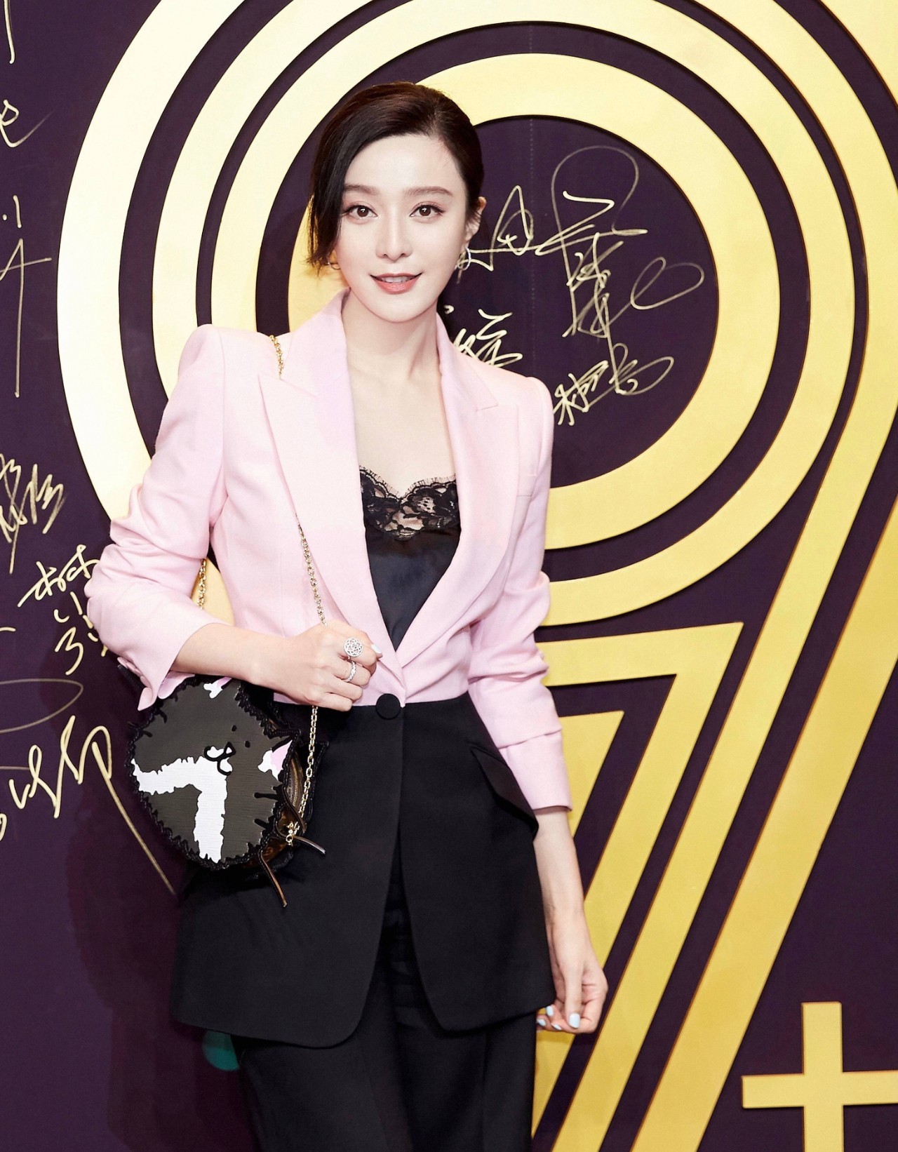 范冰冰香港发售面膜,范冰冰走穴捞金事件