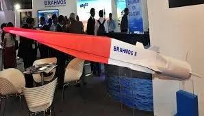 胡诌施佬：“锆石”上舰试射了，我们的“同款”呢？