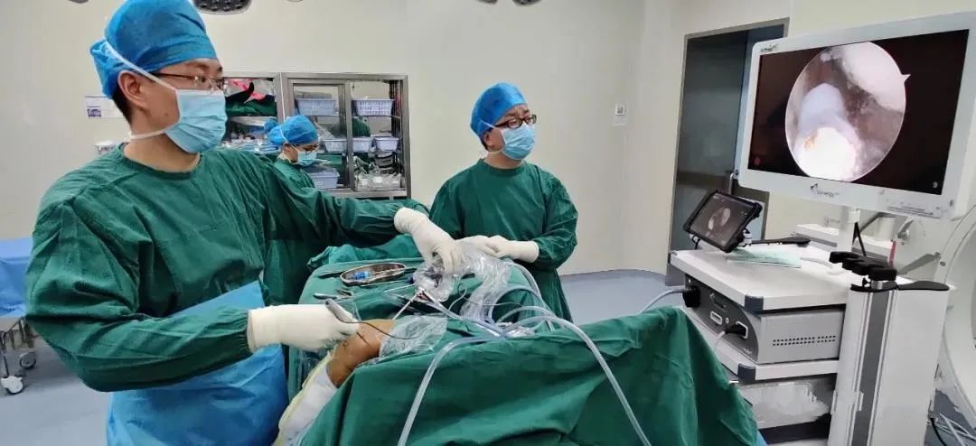 创伤导致肘关节僵硬怎样才能康复,肘关节僵硬康复训练正确方法