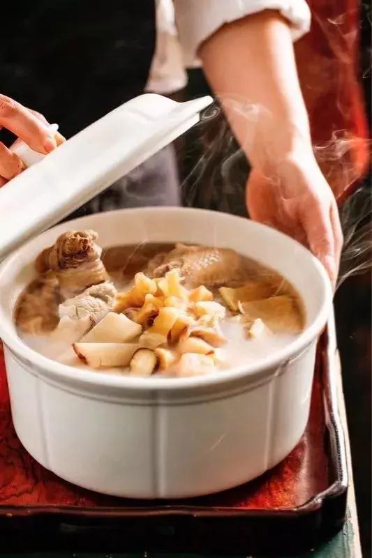 这家店把地道港式海鲜搬来了上海！