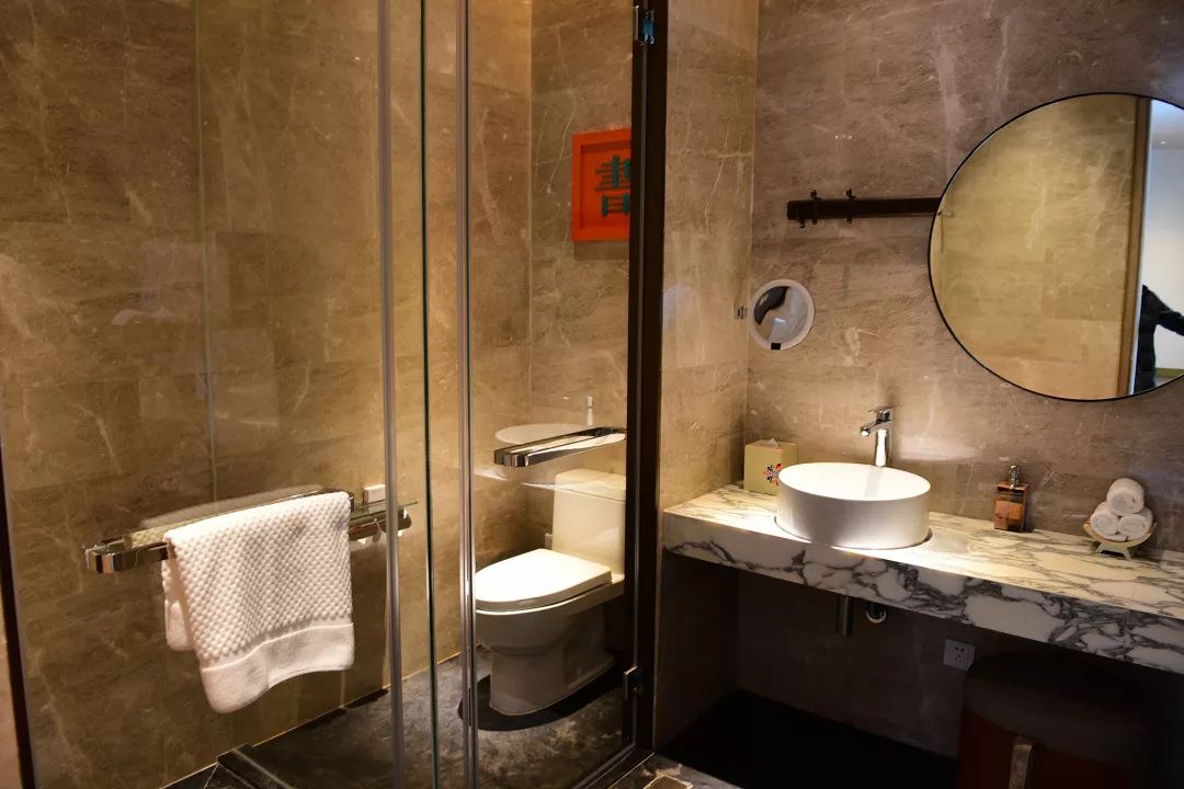 亚太首家希尔顿嘉悦里酒店,自然流淌着老成都的鲜活记忆