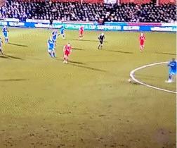 踢球的胖子是谁,足球场上的胖子